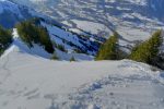 Le couloir E sous le sommet, avec les traces de la montée à gauche.