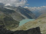 Le lac de Mattmark vu d'en haut avec le glacier Allalingletscher