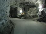 On passe dans le tunnel, à gauche pour le barrage, à droite pour la cabane de Chanrion