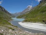 Et on arrive enfin au bout du lac. Vu d'ici il est bien long !