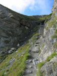 La montée au col de Tsofeiret (2628m), avec des escaliers