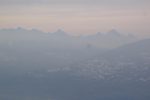 En face les Alpes embrumées