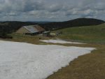 On repasse devant Châtel, en se faisant plaisir sur la neige