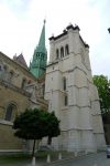 Après un peu d'errance dans Genève, je finis par trouver la Cathédrale Saint-Pierre, le musée est tout proche