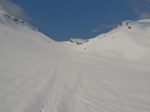 Je monte en direction du col de Fenestral, en suivant cette vieille trace et la trace de ce lièvre