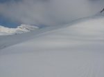 Puis j'arrive sur le bas de Grand Cor, série de croupes. Les nuages deviennent de plus en plus gros !