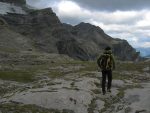 Départ de la cabane de Pierredar (2298m, annoncée sur la carte à 2293m)