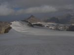 Nous reposons les pieds sur le glacier, après un passage rocheux