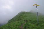 Et on arrive à Sélaire 1990m. Je pensais faire un tour aux Lacs d'Anthème (20' aller), mais la météo m'a fait éviter ce détour.