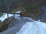 Même ce pont est dégarnie, pourtant le lieu est froid.