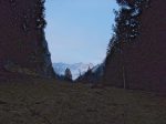 Juste avant d'arrivée au dernier virage avant Pont de Nant, vue sur le secteur des Savolayres et le lever de soleil