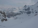 Vue arrière sur le glacier de Plan Névé et la cabane au centre de la photo