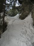 Un des passages délicats du chemin d'été lorsqu'on est à skis.