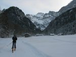 Nous empruntons pour un court temps la piste de ski de fond