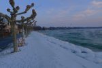 Vue de l'autre côté, le lac fume, il est environ à 6°c alors qu'il fait -10°c