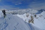 Echaillon, sommet du Pt2576. Au retour nous continuerons par la crête jusqu'au sommet, du centre de la photo