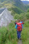 Descente sous le barrage