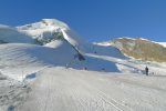 On démarre le long des pistes de skis