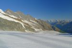 Vue arrière, au fond vers le Glacier d'Aletsch
