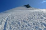 un genre de glace pillée. Sommet de l'Allalinhorn en vue