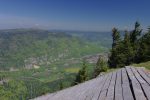 Vue sur le Mont d'Or, Vallorbe et la piste de départ des parapentes (enfin c'est ce que j'en deduit en voyant ces planches)