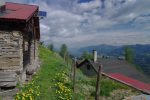 Le même chalet avec la vue sur la plaine du Rhône