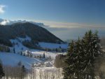 Vue arrière sur la vallée et le Léman