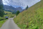 Départ depuis le parking sous Schänis. Dent de Ruth au fond.