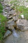 On traverse le ruisseau et nous en profitons pour décrotter les chaussures