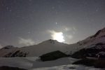 De l'autre côté, avec la lune