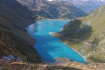 Vue rapprochée, on voit rive droite, sous le nuage notre chemin du retour