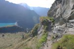 Un des passages taillés dans la roche. Au niveau de Tsava