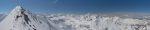 On arrive à une antécime du sommet, 3180m à mon altimètre. On va s'arrêter là, car on y est bien. Sur 6 personnes, une seule a fait la montée en ski, les autres à pieds. Vue panoramique vers Rosablanche.