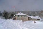 Le restaurant de La Matoule. Je fus surpris de voir le drapeau Suisse alors que le restaurant est fermé en hiver