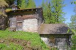 La jolie batisse Le Mérouet, cabane des gardes chasses