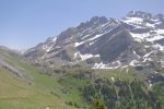 Le Col des Essets dans l'encoche au fond