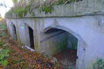 Casemate, il y en a plusieurs le long des tranchées