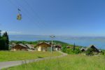 Départ au-dessus de la station de la télécabine de Thollon-les-Mémises. Vue arrière