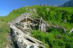 La ruine de Neuva dessus. La ferme est dans mon dos