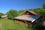 Les chalets de la photo précédente avec le Pic Boré