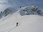 On poursuit la montée et il va falloir déchausser au bas de l'ombre