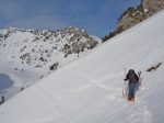 On revient au soleil et la neige croutée, on met donc les couteaux pour un passage délicat