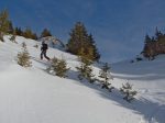 Vers la fin la pente est plus agréable, le col est sur le centre droite de la photo