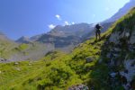 C'est parti pour la montée. Le col de Susanfe au fond