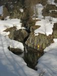 Dans le vallon étroit de La Salanfe après le col, la rivière réapparait.