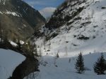 Descente dans le vallon de La Salanfe, où je croise deux raquetteurs