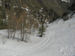 La neige est nettement moins transformée dans ce secteur et plus portante