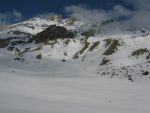 Vue arrière sur la Haut Cime qui se dégage pendant un instant. Au premier plan à droite, le panneau d'été émerge à peine.