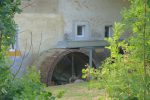 Reste d'une roue d'un moulin dans Vuiteboeuf