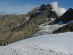 Depuis nos hauteurs, vue sur la cabane.